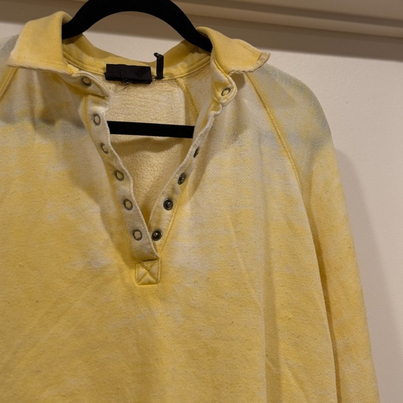 Women’s Urban Outfitters Yellow Knit Top - Picture 2 of 11